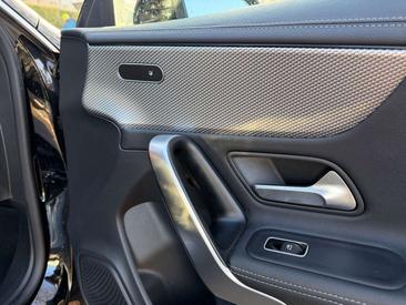Mercedes CLA Berline 200 — photo 15
