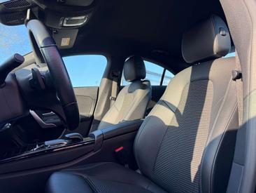 Mercedes CLA Berline 200 — photo 23