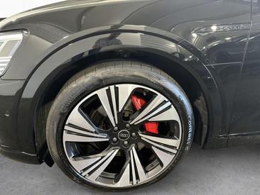 Audi Q8 E-tron E-tron 55 Quattro 300 KW — photo 8