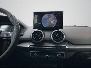 Audi Q2 35 TFSI — photo 11