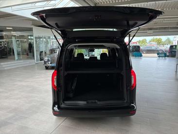 Mercedes EQT Van 200 — photo 8