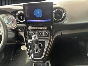 Mercedes EQT Van 200 — photo 14