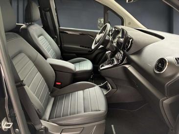 Mercedes EQT Van 200 — photo 15