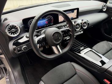 Mercedes CLA Berline 200 — photo 12