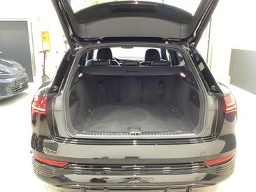 Audi Q8 E-tron E-tron 55 Quattro 300 KW — photo 11