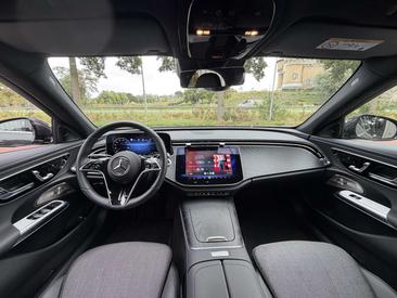 Mercedes Classe E Berline 300 E — photo 15