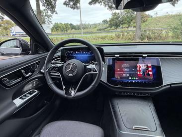 Mercedes Classe E Berline 300 E — photo 16