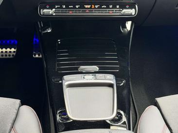 Mercedes CLA Berline 200 — photo 23