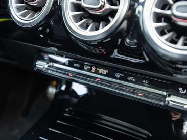 Mercedes CLA Berline 180 — photo 14