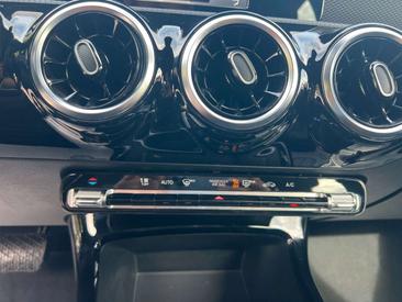Mercedes CLA Berline 200 D — photo 20