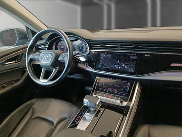 Audi Q8 45 TDI Quattro — photo 8