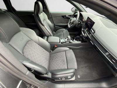 Audi RS4 Avant TFSI Quattro Tiptronic