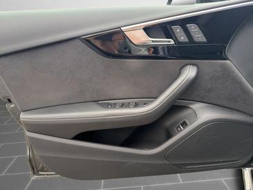 Audi RS4 Avant TFSI Quattro Tiptronic — photo 12