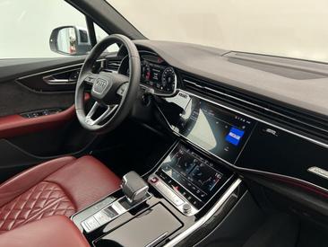 Audi SQ7 TFSI — photo 7