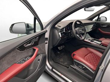 Audi SQ7 TFSI — photo 14