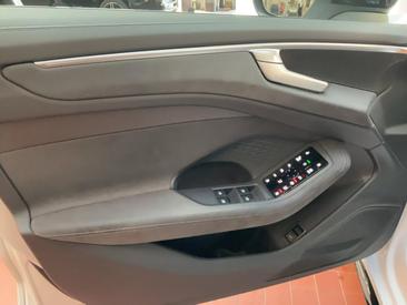 Audi A6 Avant 40 TDI — photo 12