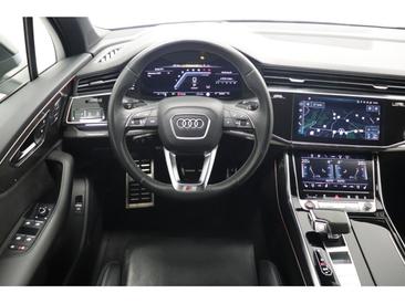 Audi SQ7 TFSI — photo 15