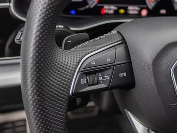 Audi SQ8 TFSI — photo 14