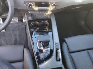 Audi RS4 Avant TFSI Quattro Tiptronic — photo 11