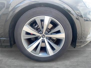 Audi SQ8 TFSI — photo 7