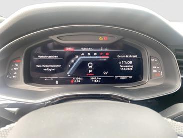 Audi SQ8 TFSI — photo 10