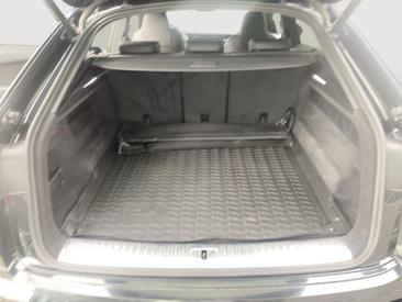 Audi SQ8 TFSI — photo 13
