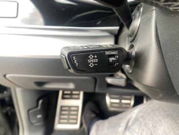 Audi SQ8 TFSI — photo 16