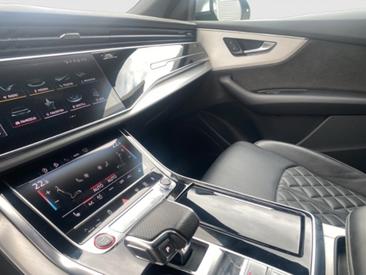 Audi SQ8 TFSI — photo 18