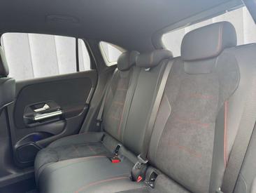 Mercedes GLA 200 — photo 13