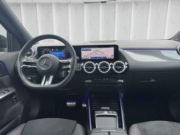 Mercedes GLA 200 — photo 14