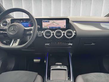 Mercedes GLA 200 — photo 15