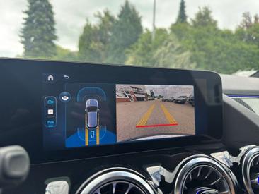 Mercedes GLA 200 — photo 19
