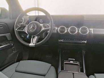 Mercedes EQB 300 4MATIC — photo 6
