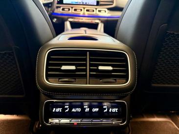 Mercedes GLS 63 4MATIC — photo 12