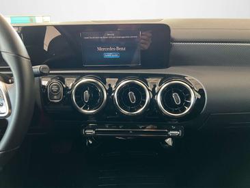 Mercedes CLA Berline 200 D — photo 13