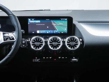 Mercedes GLA 180 — photo 6