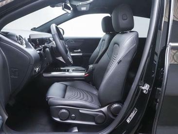 Mercedes GLA 180 — photo 8