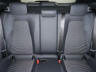 Mercedes GLA 180 — photo 9