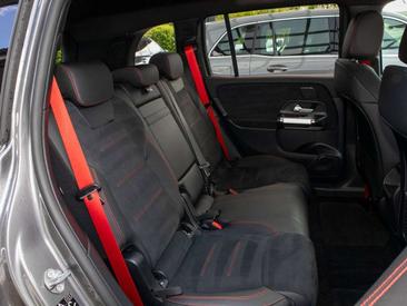 Mercedes GLB 35 4MATIC — photo 6