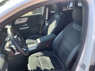 Mercedes GLA 200 — photo 9