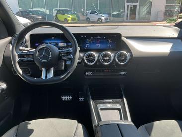 Mercedes GLA 200 — photo 10