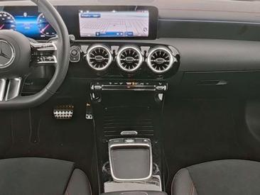 Mercedes CLA Berline 180 — photo 5