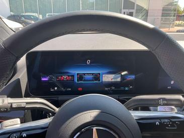 Mercedes GLA 200 — photo 11