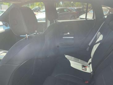 Mercedes GLA 200 — photo 17