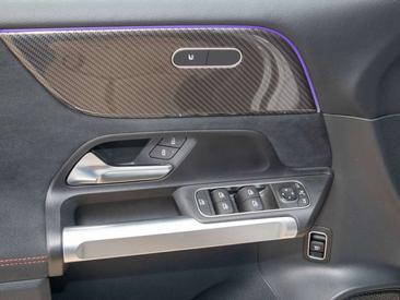 Mercedes GLB 35 4MATIC — photo 10