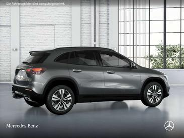 Mercedes GLA 200d — photo 16