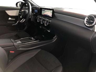 Mercedes CLA Berline 200 — photo 4