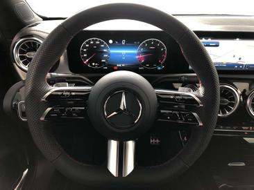 Mercedes CLA Berline 200 — photo 11