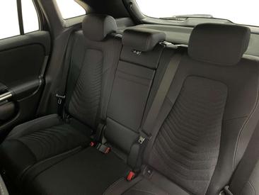 Mercedes GLA 200 — photo 10