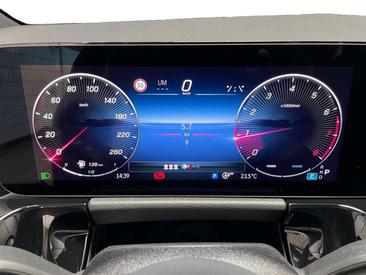Mercedes GLA 200 — photo 13
